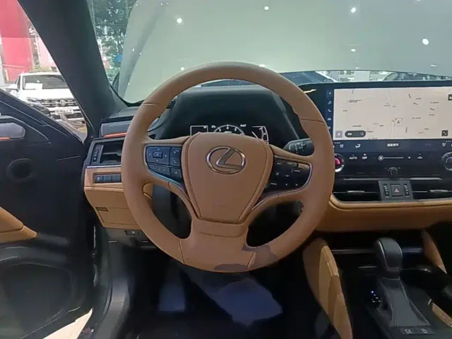 Lexus ES — Фото автомобиля 10