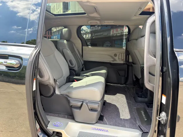 Toyota Granvia — Фото автомобиля 9
