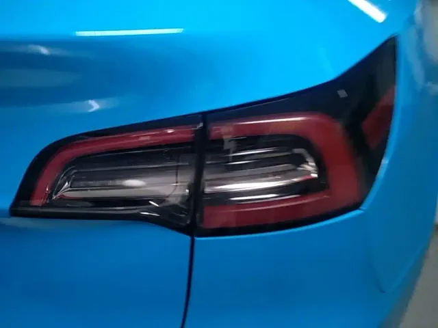 Tesla Model Y — Фото автомобиля 7