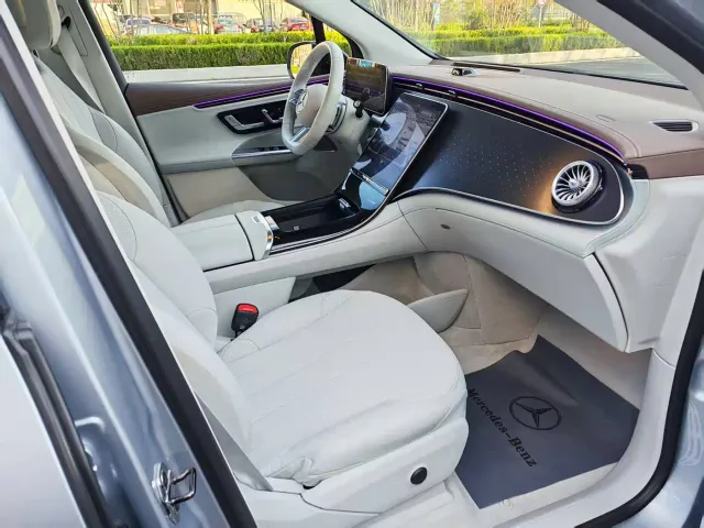 Mercedes-Benz EQE SUV — Фото автомобиля 6