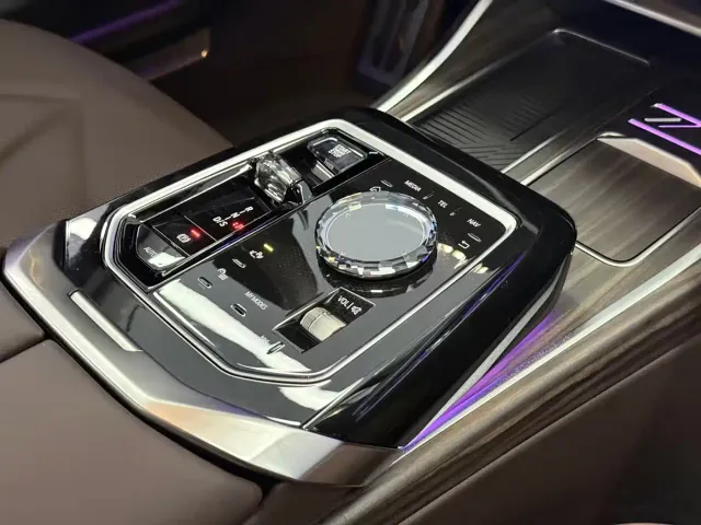 BMW 7 Series — Фото автомобиля 9