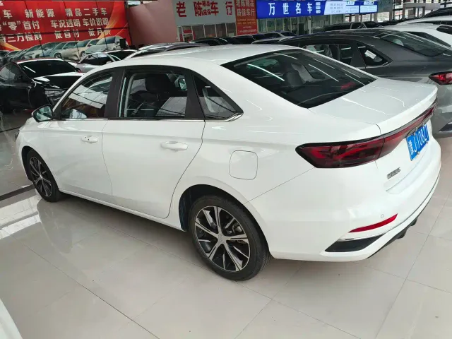 Geely Emgrand — Фото автомобиля 7