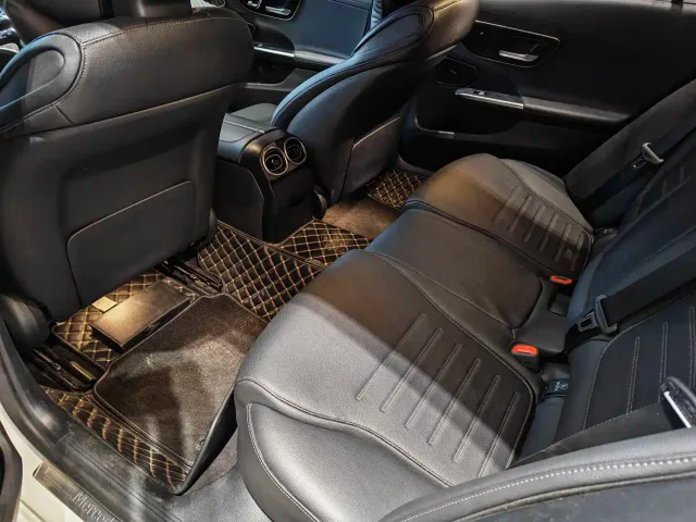 Mercedes-Benz C-Class — Фото автомобиля 3