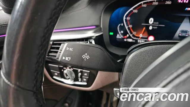 BMW 5 Series G30 — Фото автомобиля 21
