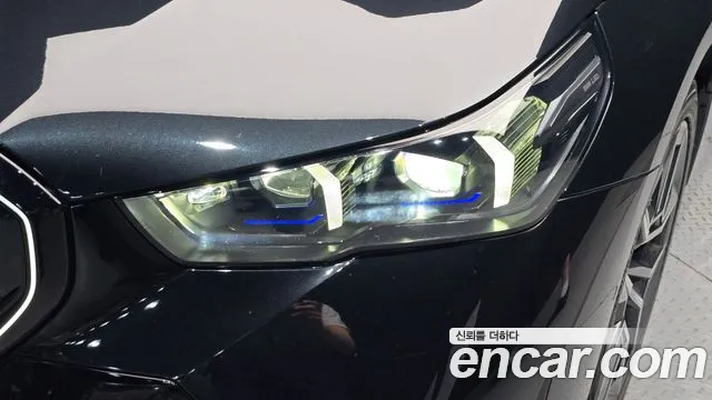 BMW 5-Series — Фото автомобиля 22
