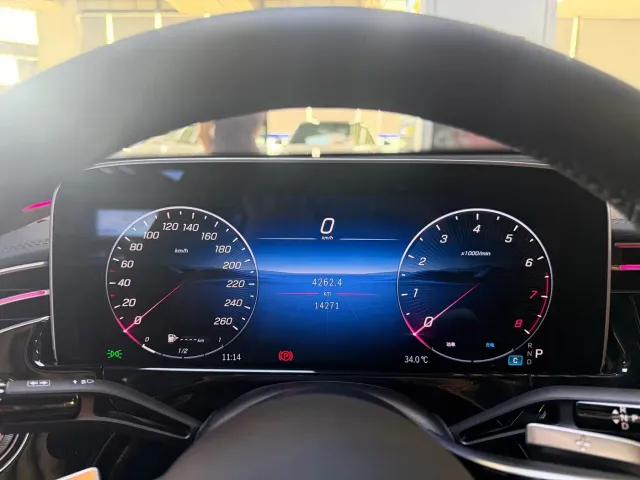Mercedes-Benz E-Class — Фото автомобиля 15