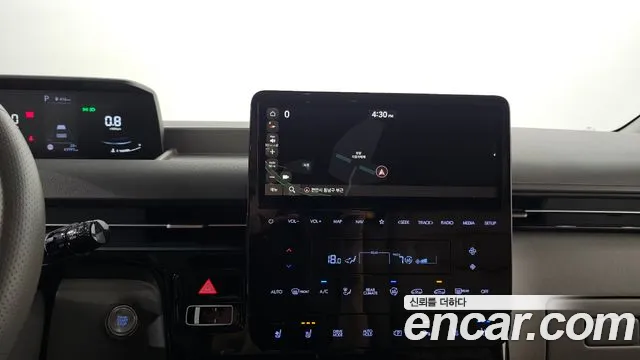 Hyundai Staria Staria 2WD автодом — Фото автомобиля 15