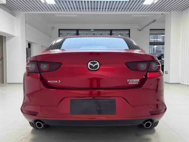 Mazda Axela — Фото автомобиля 5