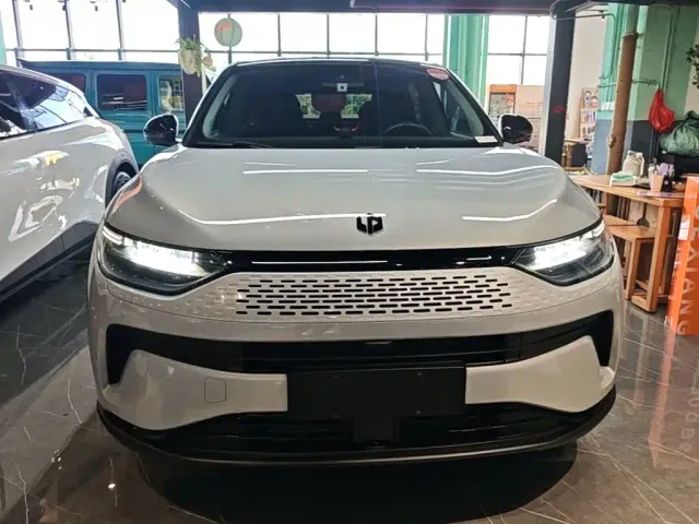 Leapmotor C11 — Фото автомобиля 2