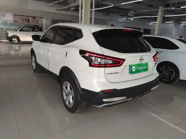Nissan Qashqai — Фото автомобиля 4