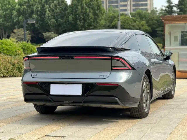 Xpeng P7+ — Фото автомобиля 8