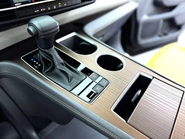 Toyota Sienna — Фото автомобиля 25