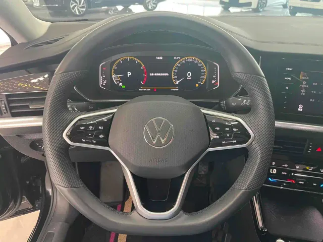 Volkswagen Passat — Фото автомобиля 6