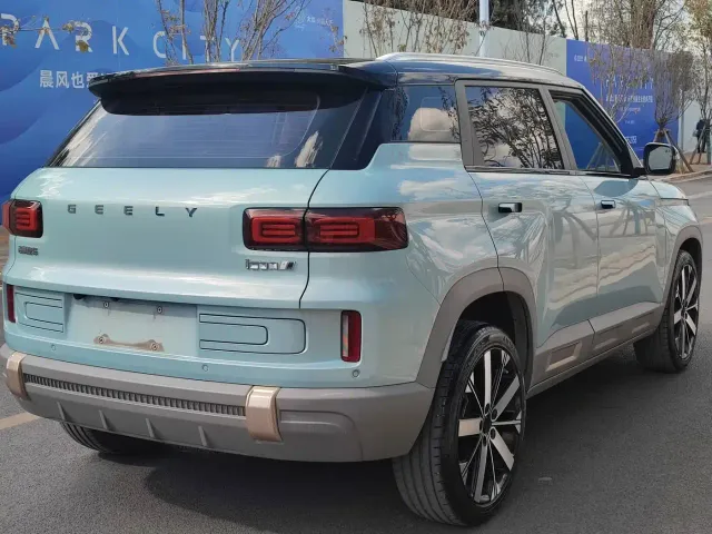 Geely ICON — Фото автомобиля 13