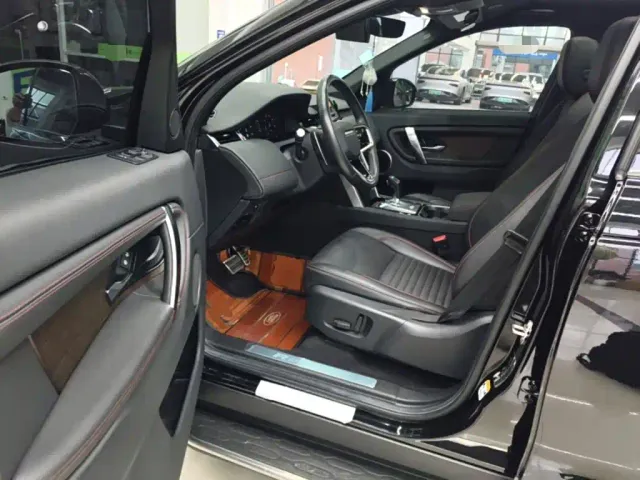 Land Rover Discovery Sport — Фото автомобиля 15