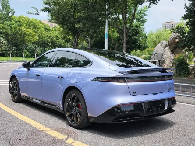Dongfeng eπ 007 — Фото автомобиля 11