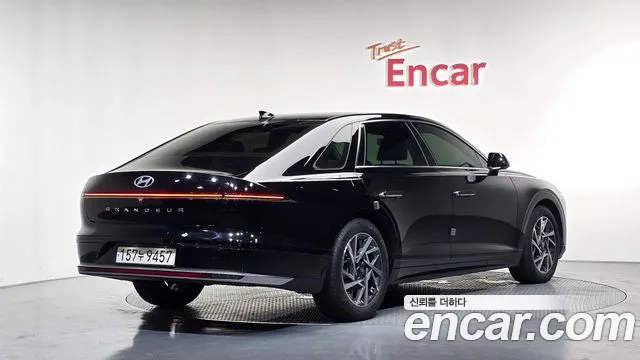 Hyundai Grandeur Grandeur (GN7) 2.5 Бензин 2WD — Фото автомобиля 2