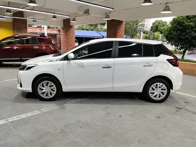 Toyota Vios FS — Фото автомобиля 2