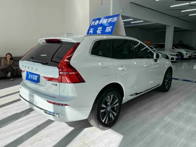 Volvo XC60 — Фото автомобиля 6