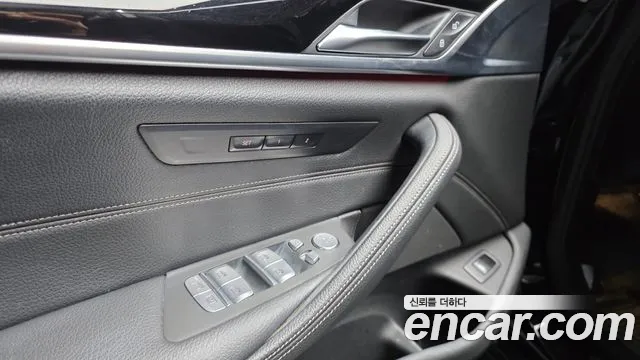 BMW 5-Series — Фото автомобиля 17