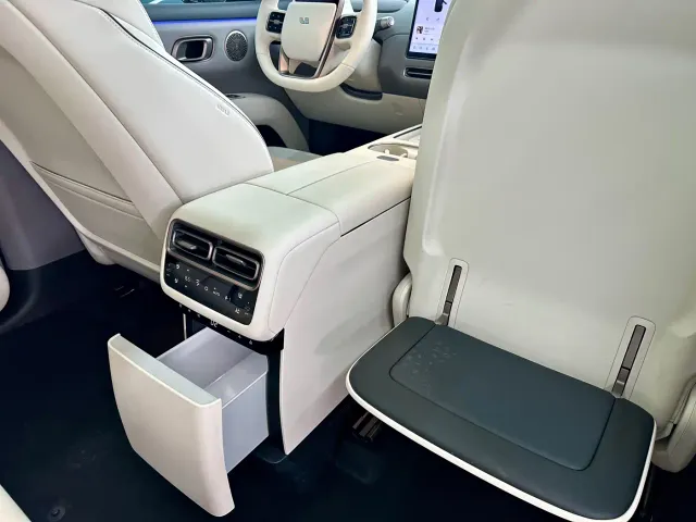 Li Auto i6 — Фото автомобиля 9