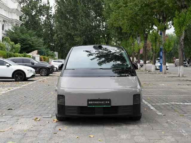 Li Auto MEGA — Фото автомобиля 2