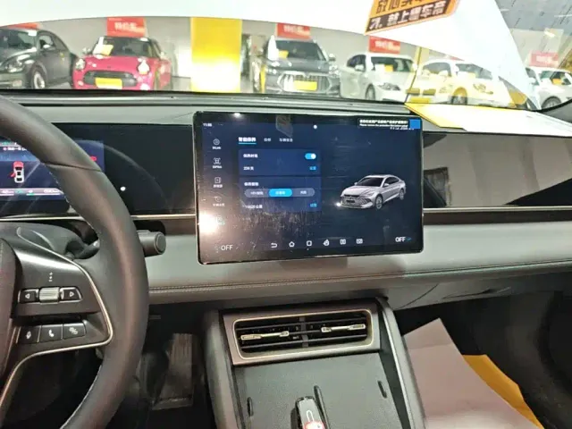 BYD Qin L — Фото автомобиля 12