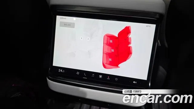Tesla Model S — Фото автомобиля 18