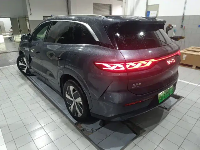 BYD Tang L — Фото автомобиля 3
