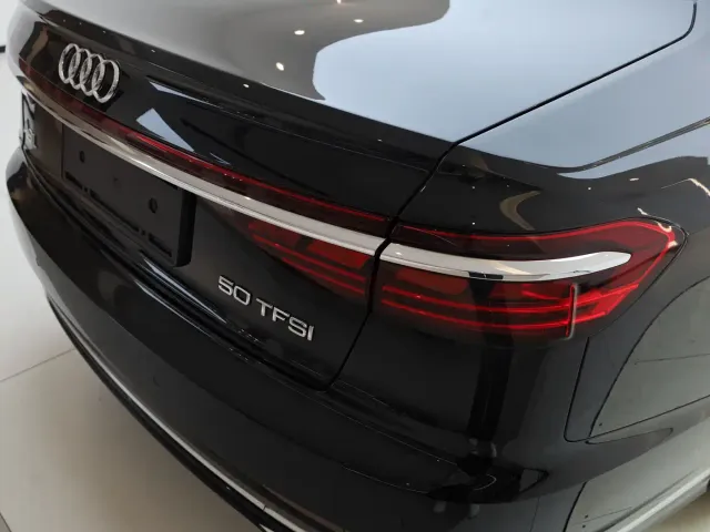 Audi A8 — Фото автомобиля 23