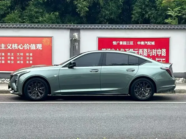 Cadillac CT5 — Фото автомобиля 3
