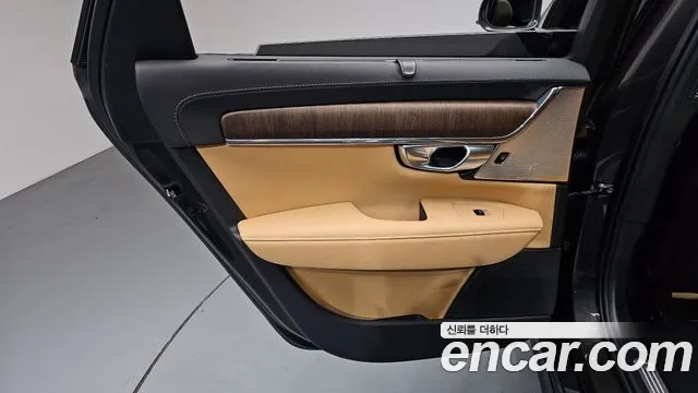 Volvo V90 — Фото автомобиля 14