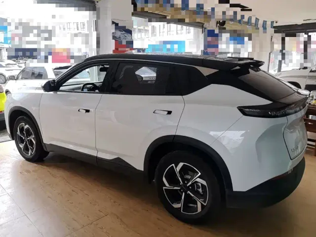 Dongfeng Fengshen L7 — Фото автомобиля 4