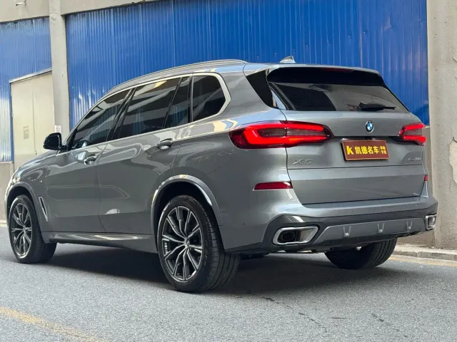 BMW X5 — Фото автомобиля 9