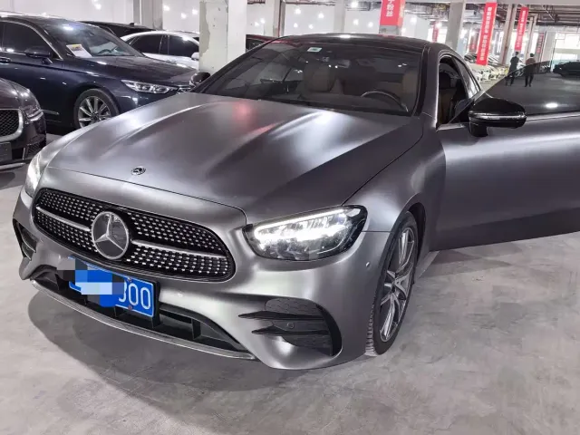 Фотография автомобиля — Mercedes-Benz E-Class