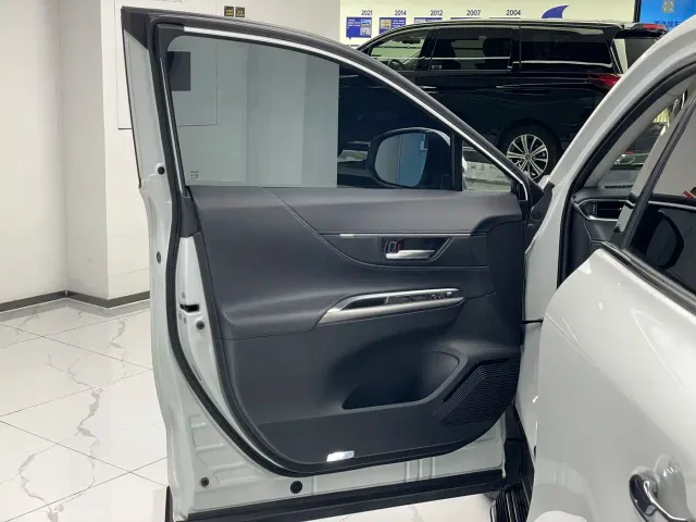 Toyota Harrier — Фото автомобиля 21