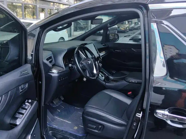 Toyota Vellfire — Фото автомобиля 9
