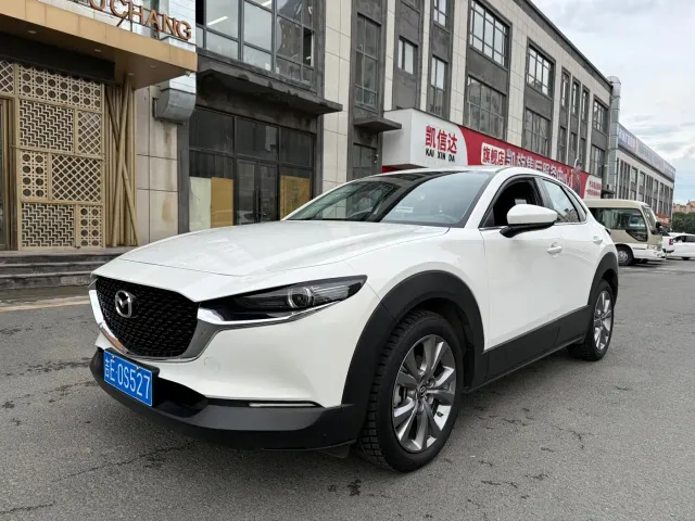 Фотография автомобиля — Mazda CX-30