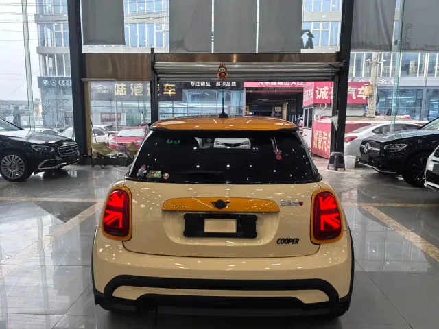 MINI Hatch — Фото автомобиля 7