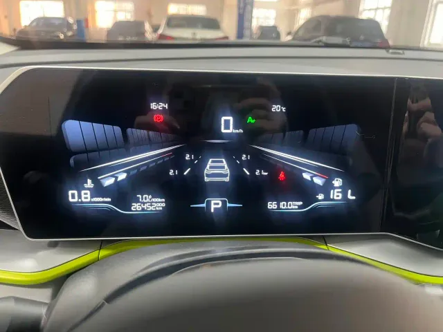 Geely Binyue — Фото автомобиля 15