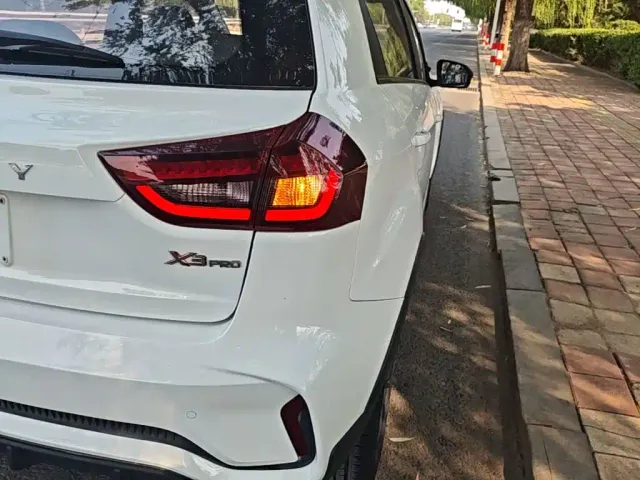 Geely Vision X3 — Фото автомобиля 7