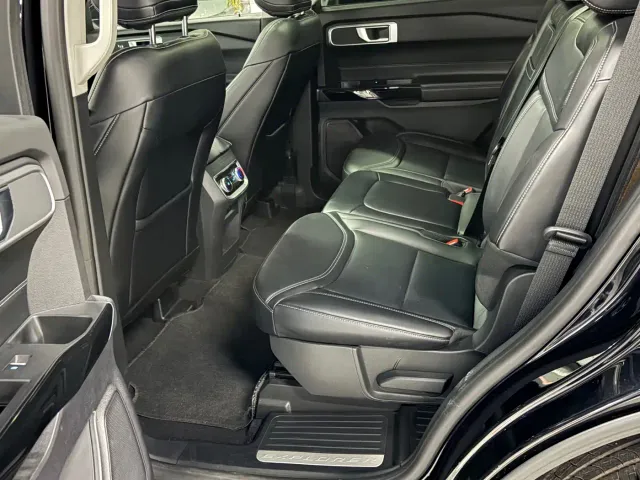 Ford Explorer — Фото автомобиля 4
