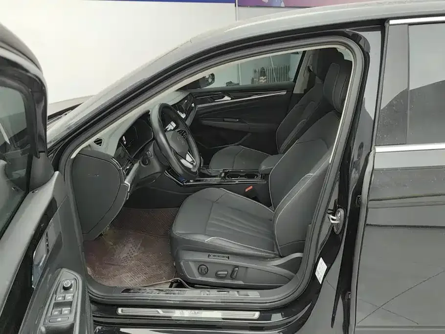 Volkswagen Passat 2024 380TSI Starlight Dragon Soaring Edition — Фото автомобиля 9