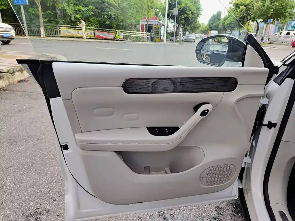 Leapmotor Leapmotor C11 2023 Extended Range 285 Smart Edition — Фото автомобиля 6
