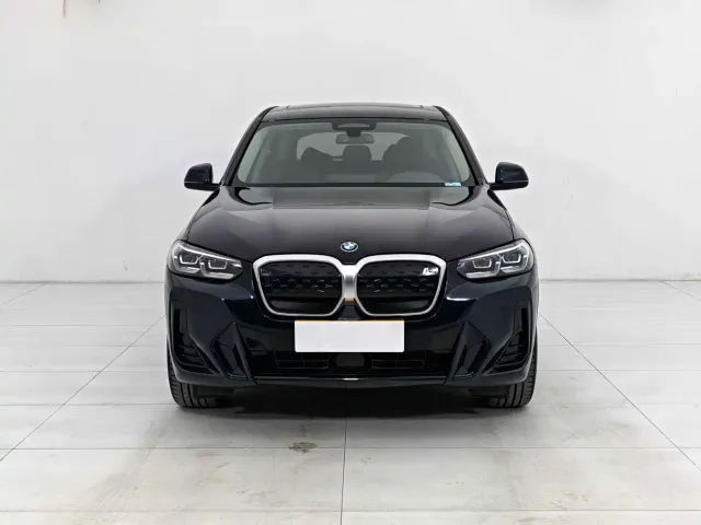 BMW iX3 — Фото автомобиля 2