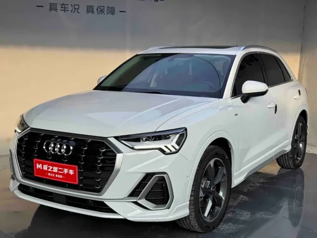 Фотография автомобиля — Audi Q3