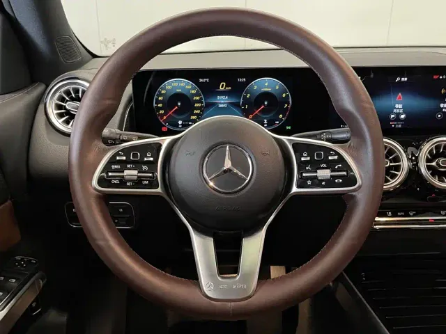 Mercedes-Benz GLB-Class — Фото автомобиля 13