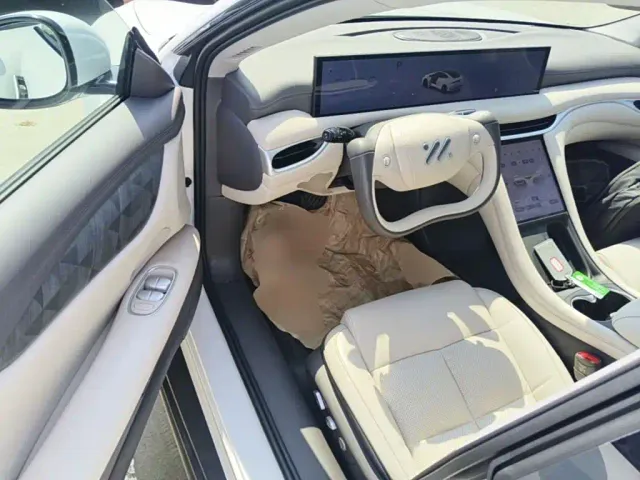 IM Motors L6 — Фото автомобиля 15