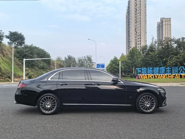 Mercedes-Benz E-Class — Фото автомобиля 29
