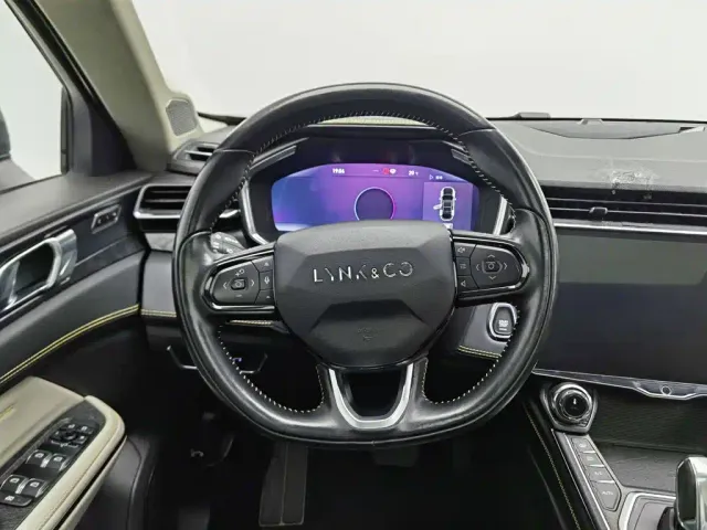 Lynk & Co 05 — Фото автомобиля 11